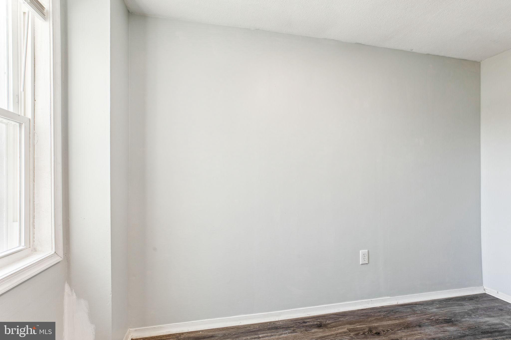 PORT RICHMOND - Residential Lease