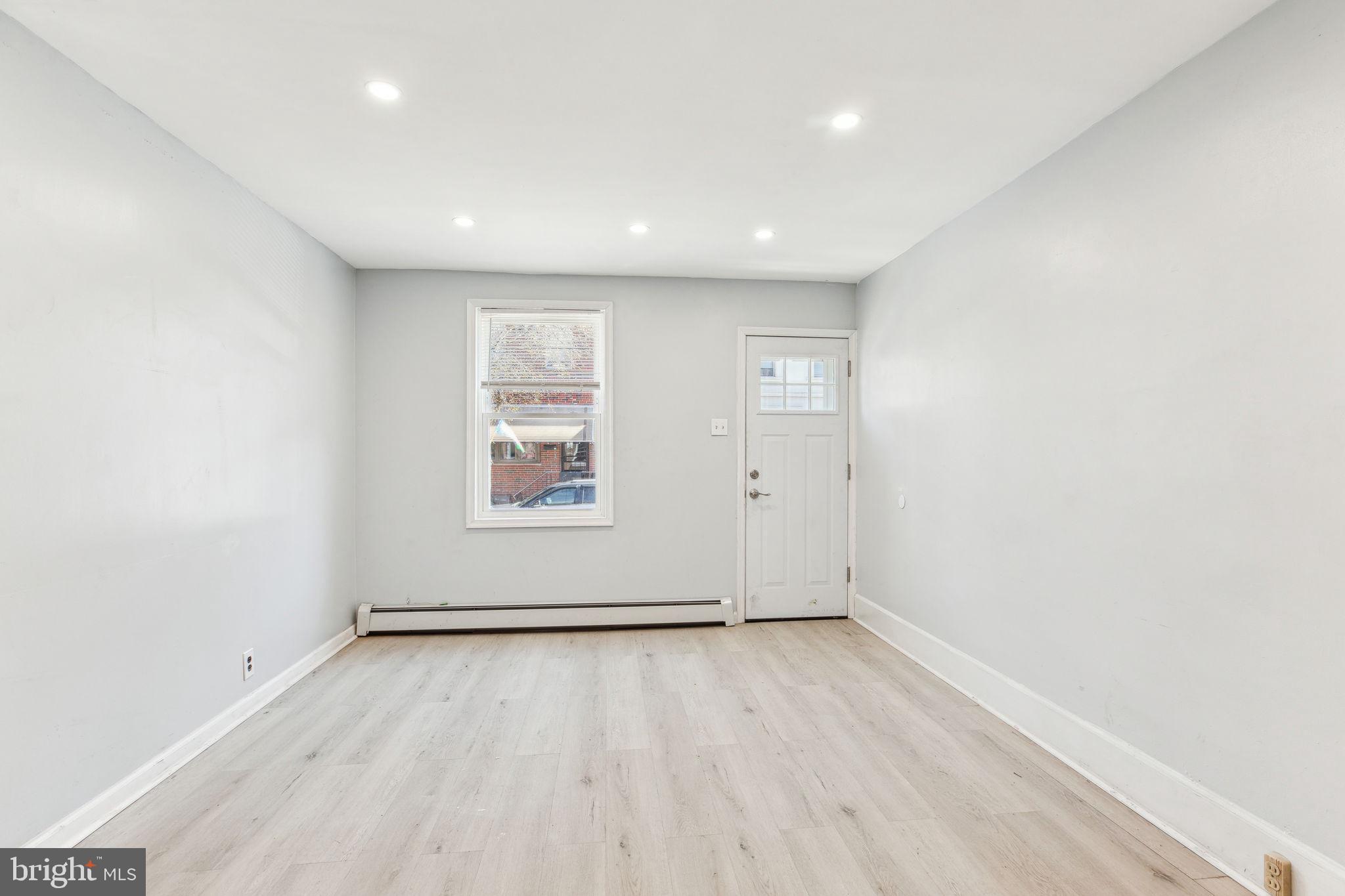 PORT RICHMOND - Residential Lease