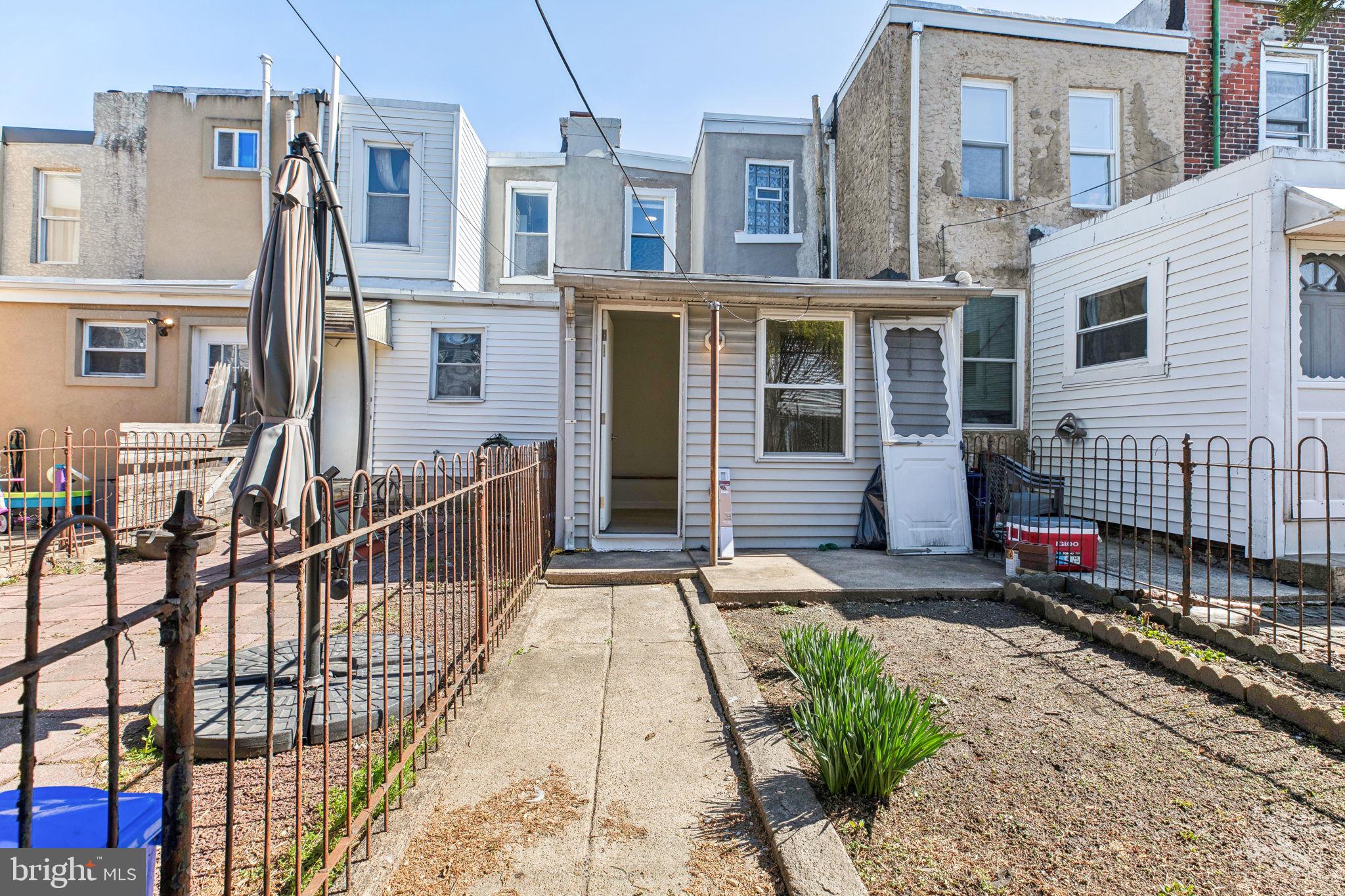PORT RICHMOND - Residential Lease