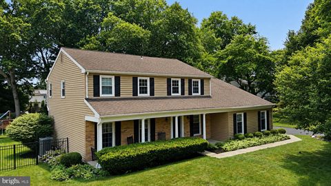 Homes For Sale - 817 Stark Circle<br/> Bucks County, YARDLEY, PA 19067