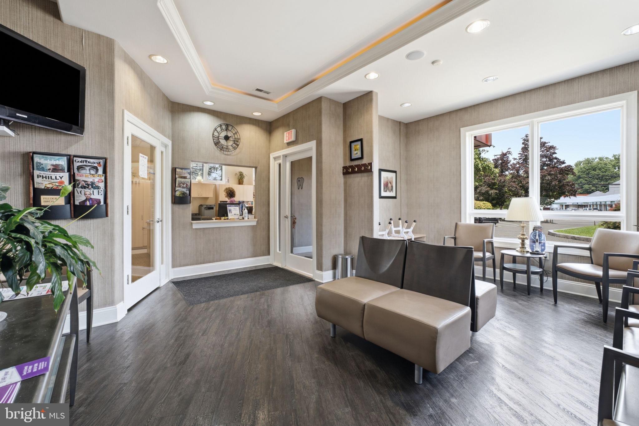 833 N BETHLEHEM PIKE