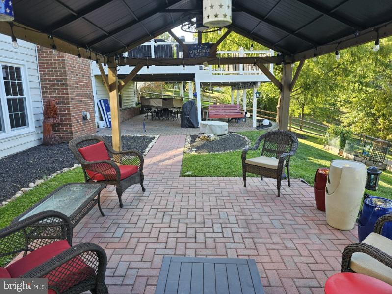 SPRING RIDGE - Residential