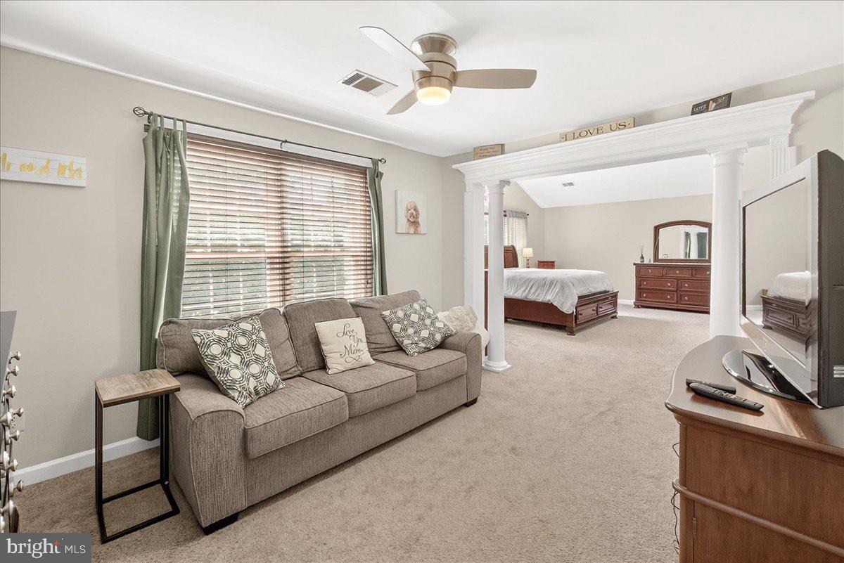 SPRING RIDGE - Residential