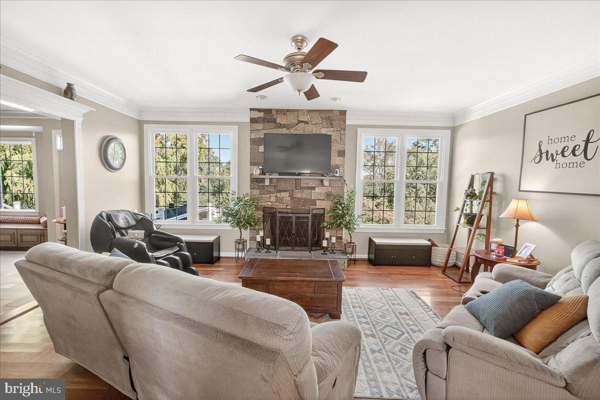 SPRING RIDGE - Residential