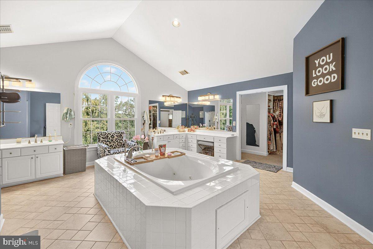 SPRING RIDGE - Residential