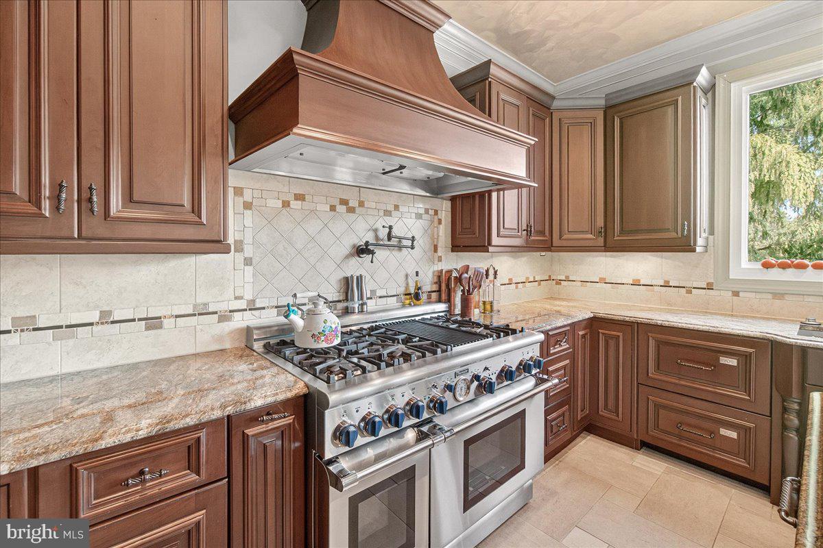 SPRING RIDGE - Residential