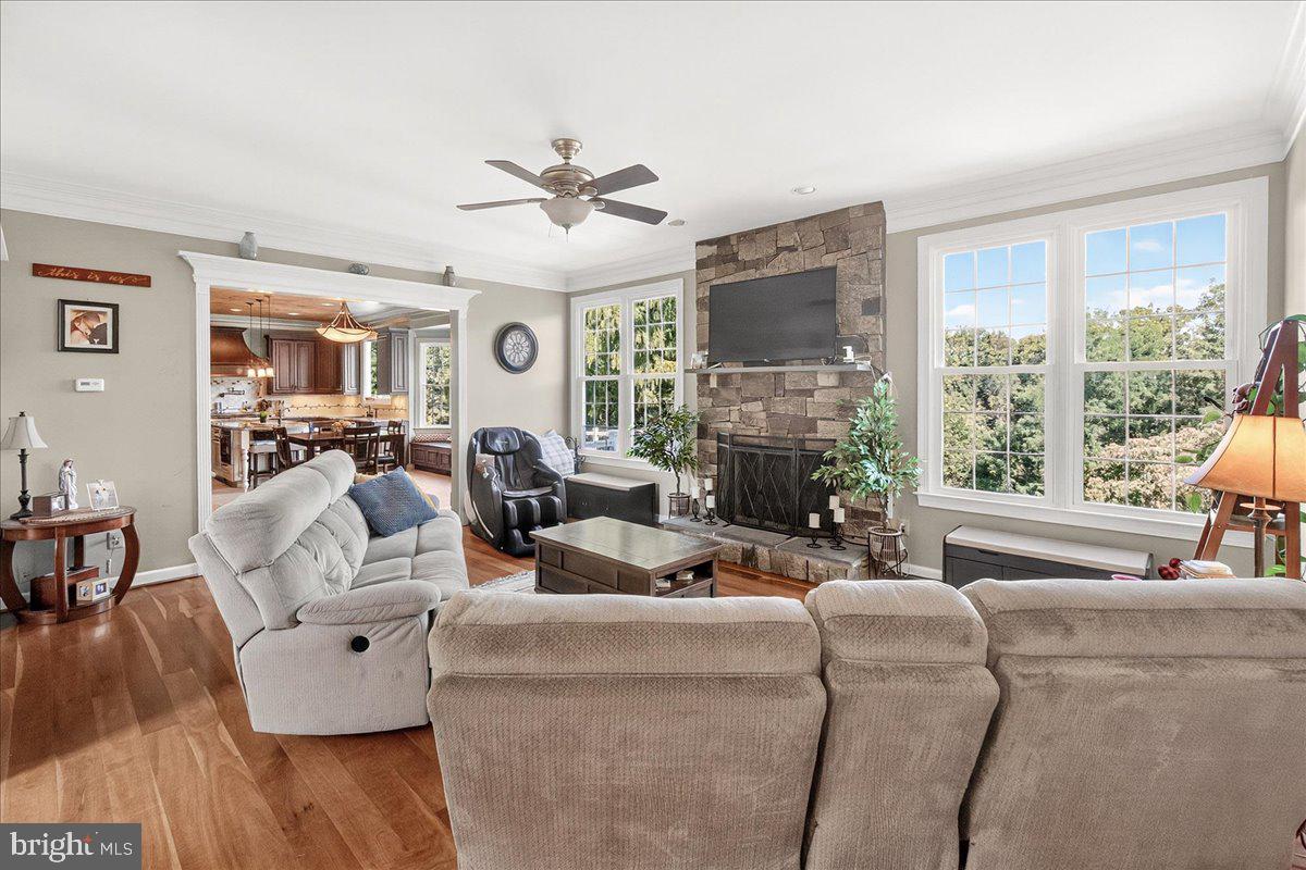 SPRING RIDGE - Residential