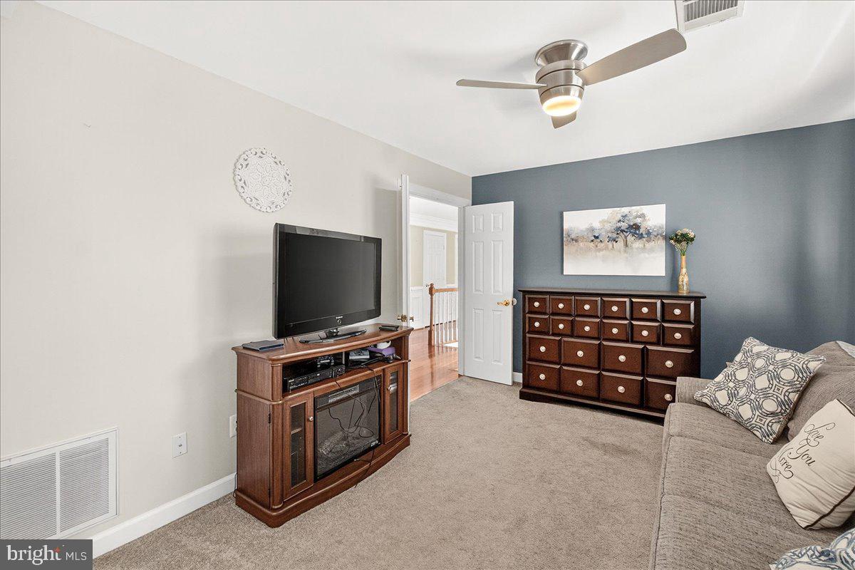 SPRING RIDGE - Residential