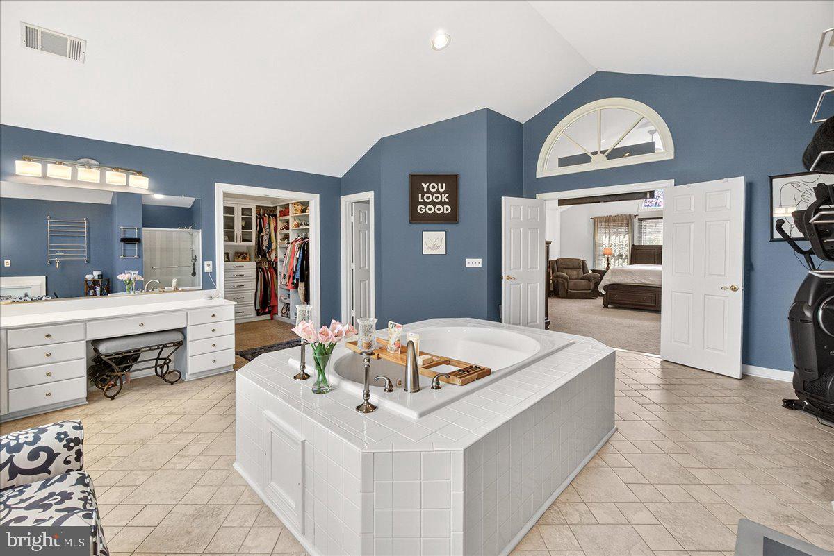 SPRING RIDGE - Residential