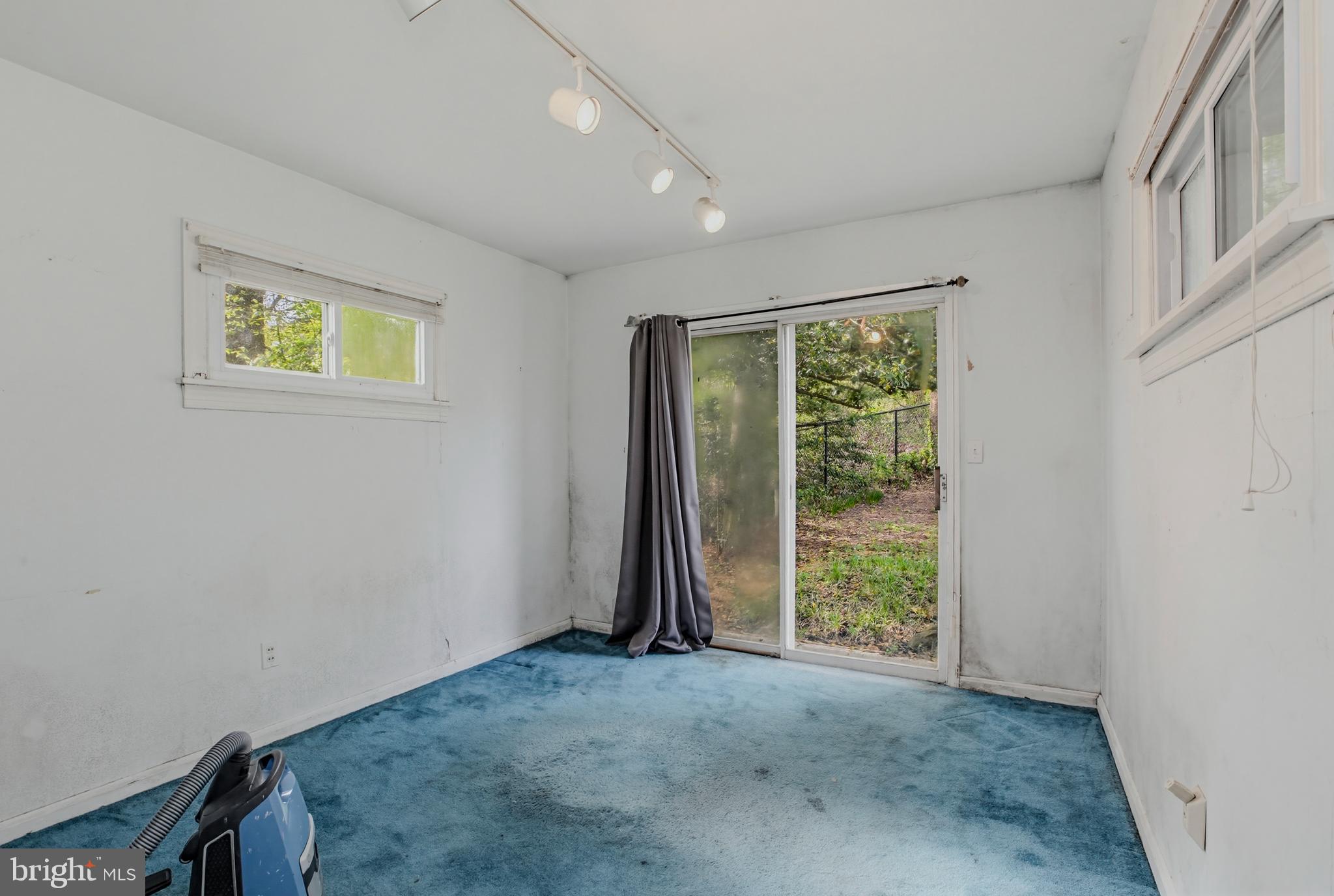 ROCKCREST - Residential