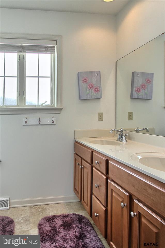 WINDSOR TWP - Residential