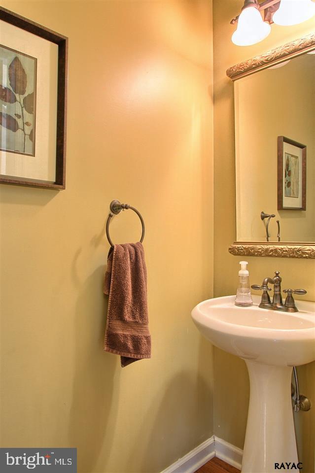 WINDSOR TWP - Residential