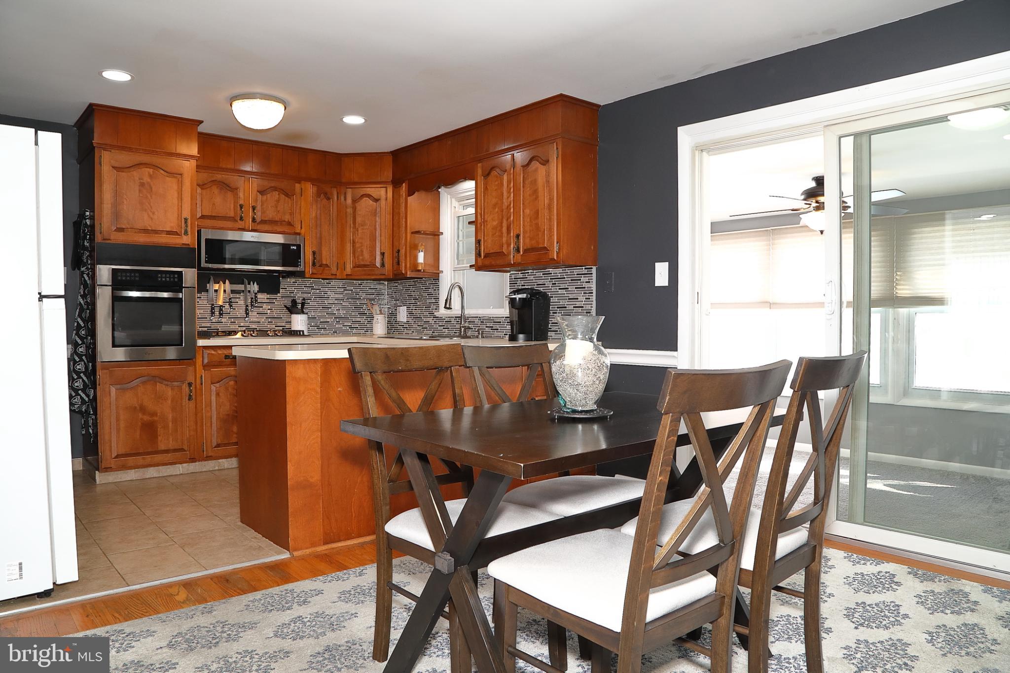 326 E CHARLOTTE STREET