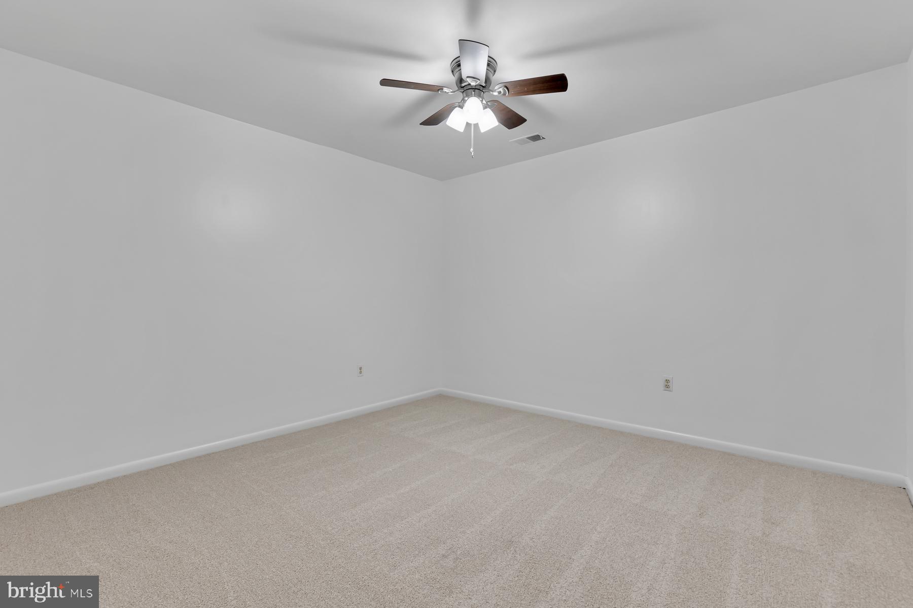 THE FALLS - Residential