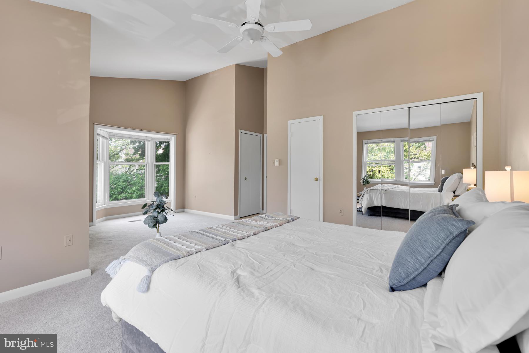 THE FALLS - Residential