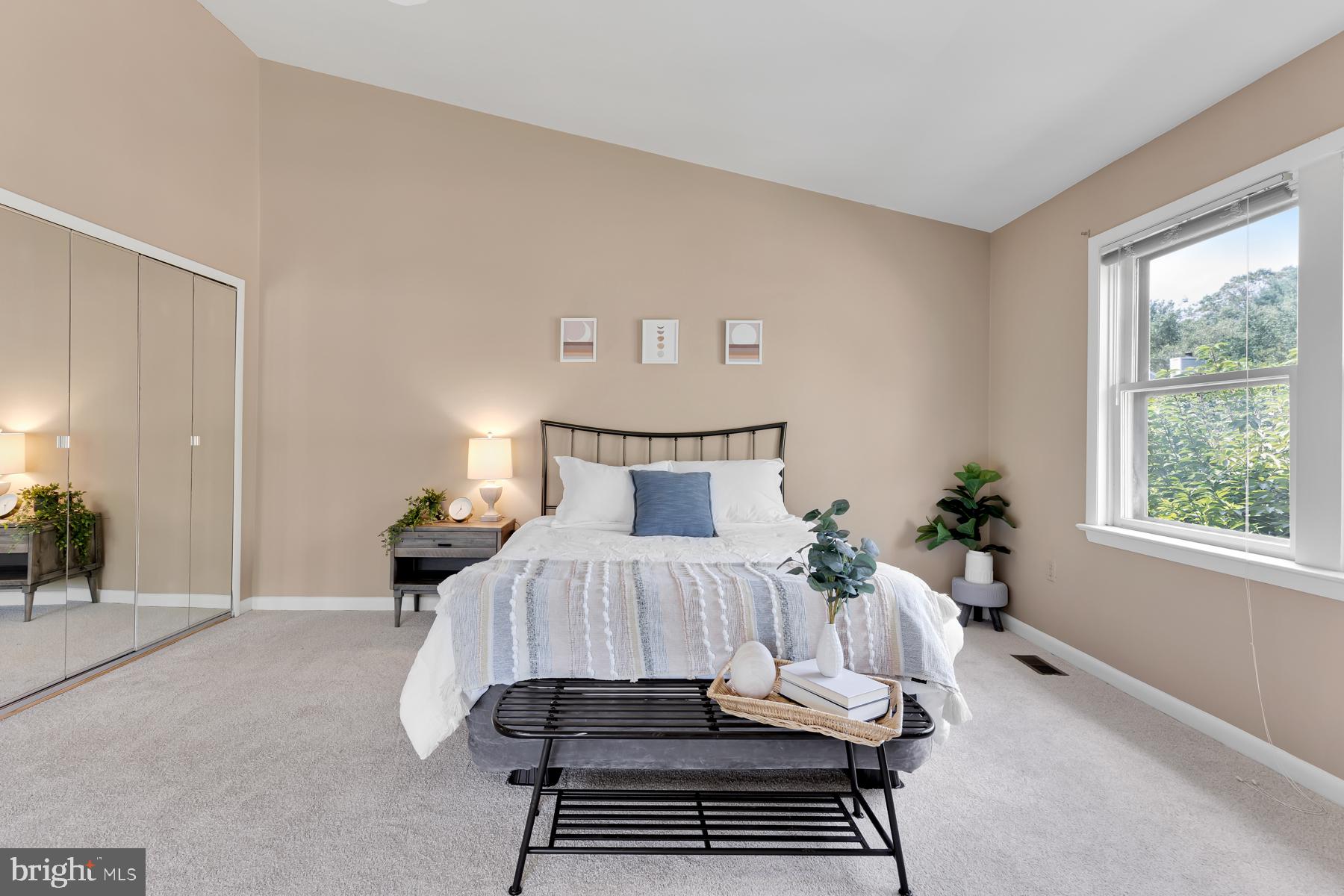 THE FALLS - Residential