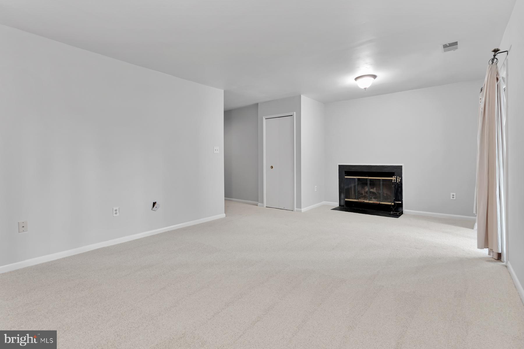 THE FALLS - Residential