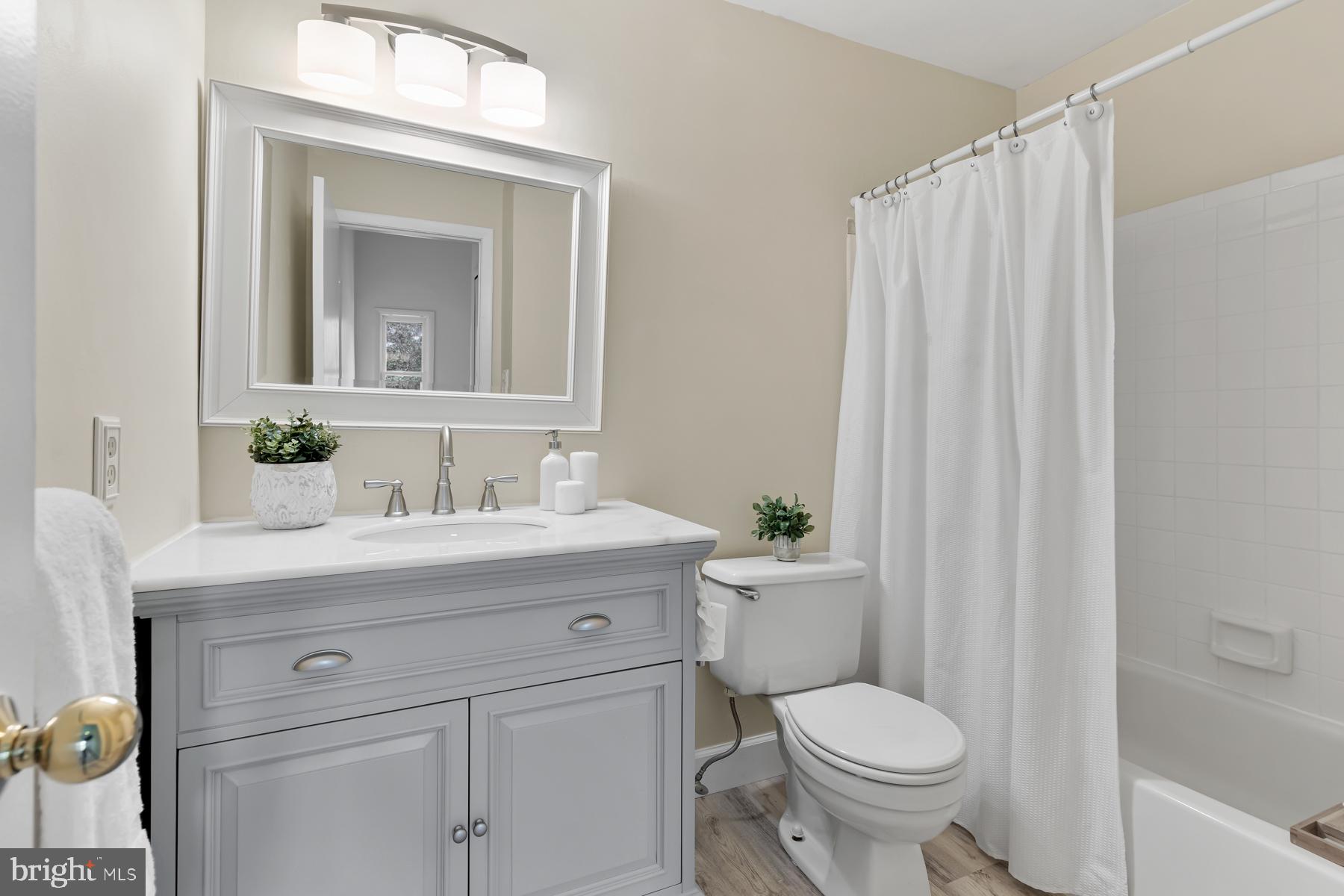 THE FALLS - Residential