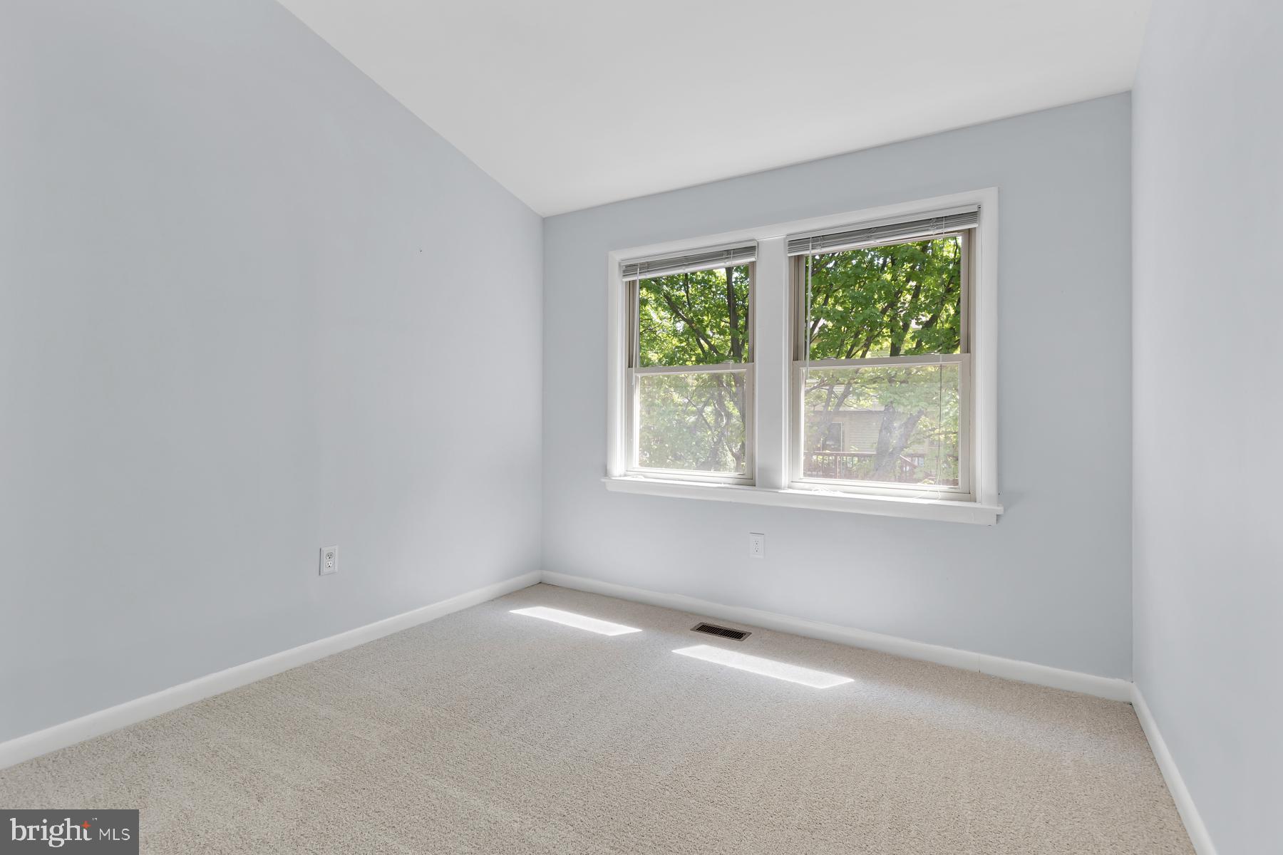 THE FALLS - Residential