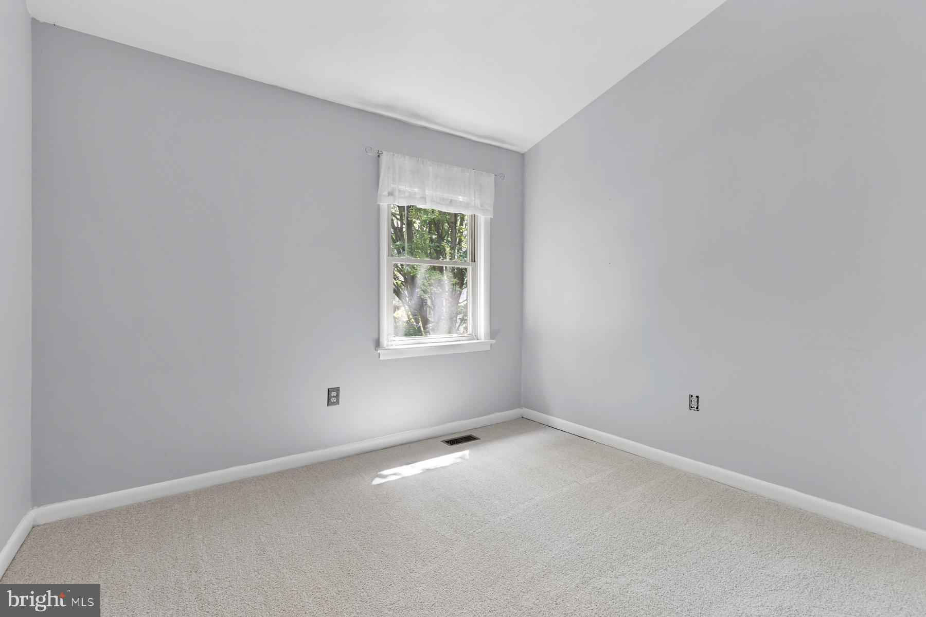 THE FALLS - Residential