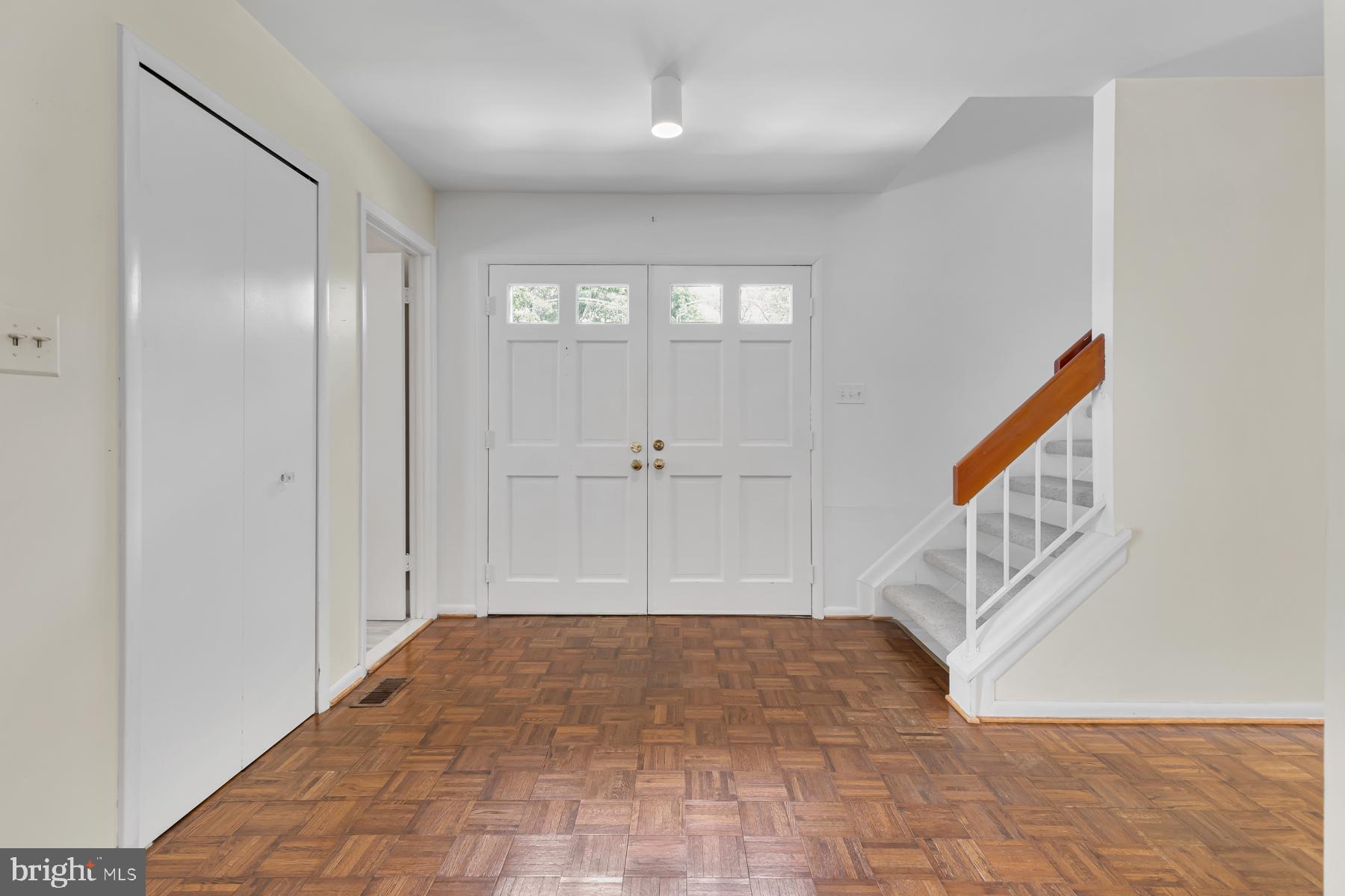 THE FALLS - Residential