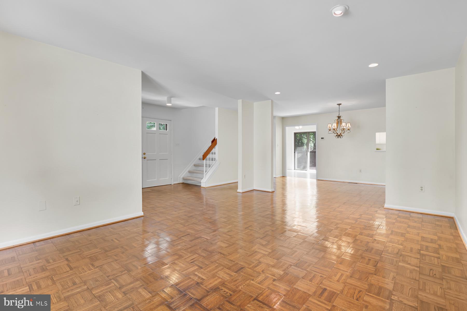 THE FALLS - Residential