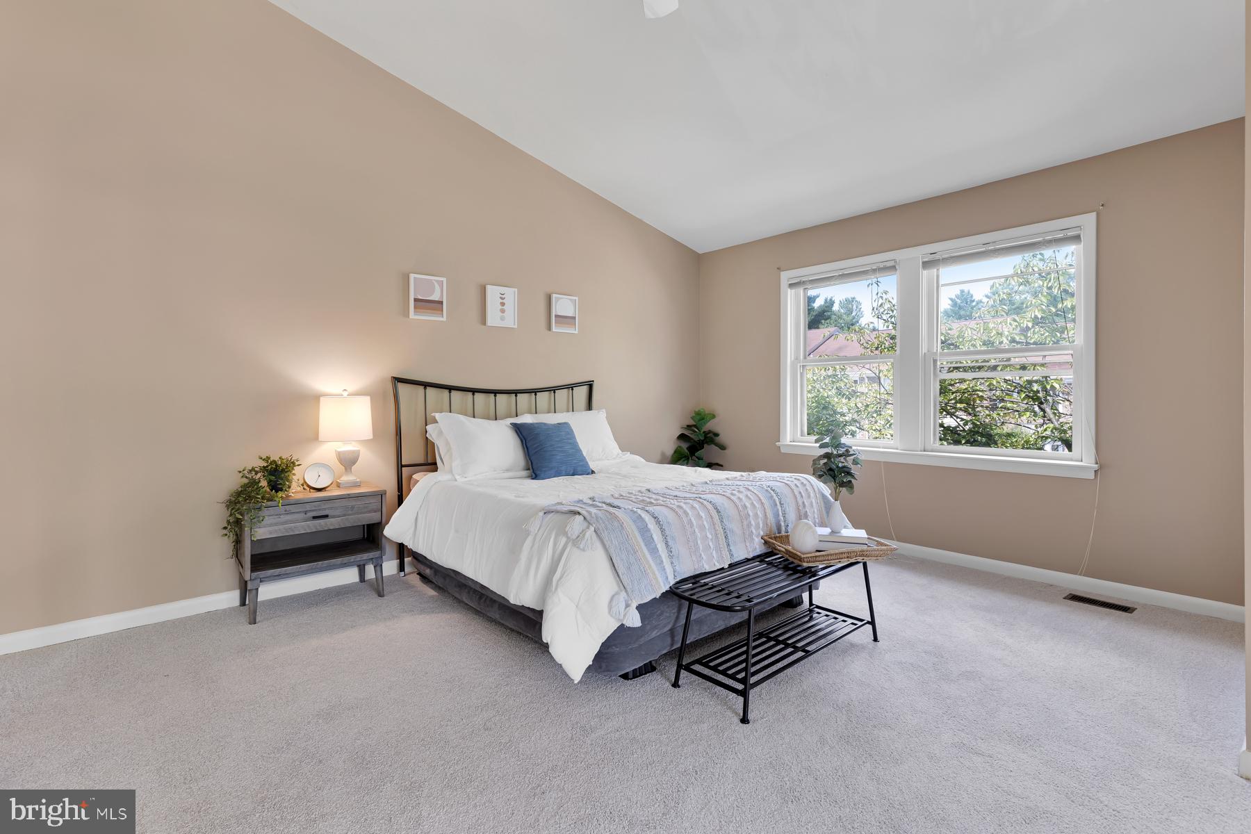 THE FALLS - Residential