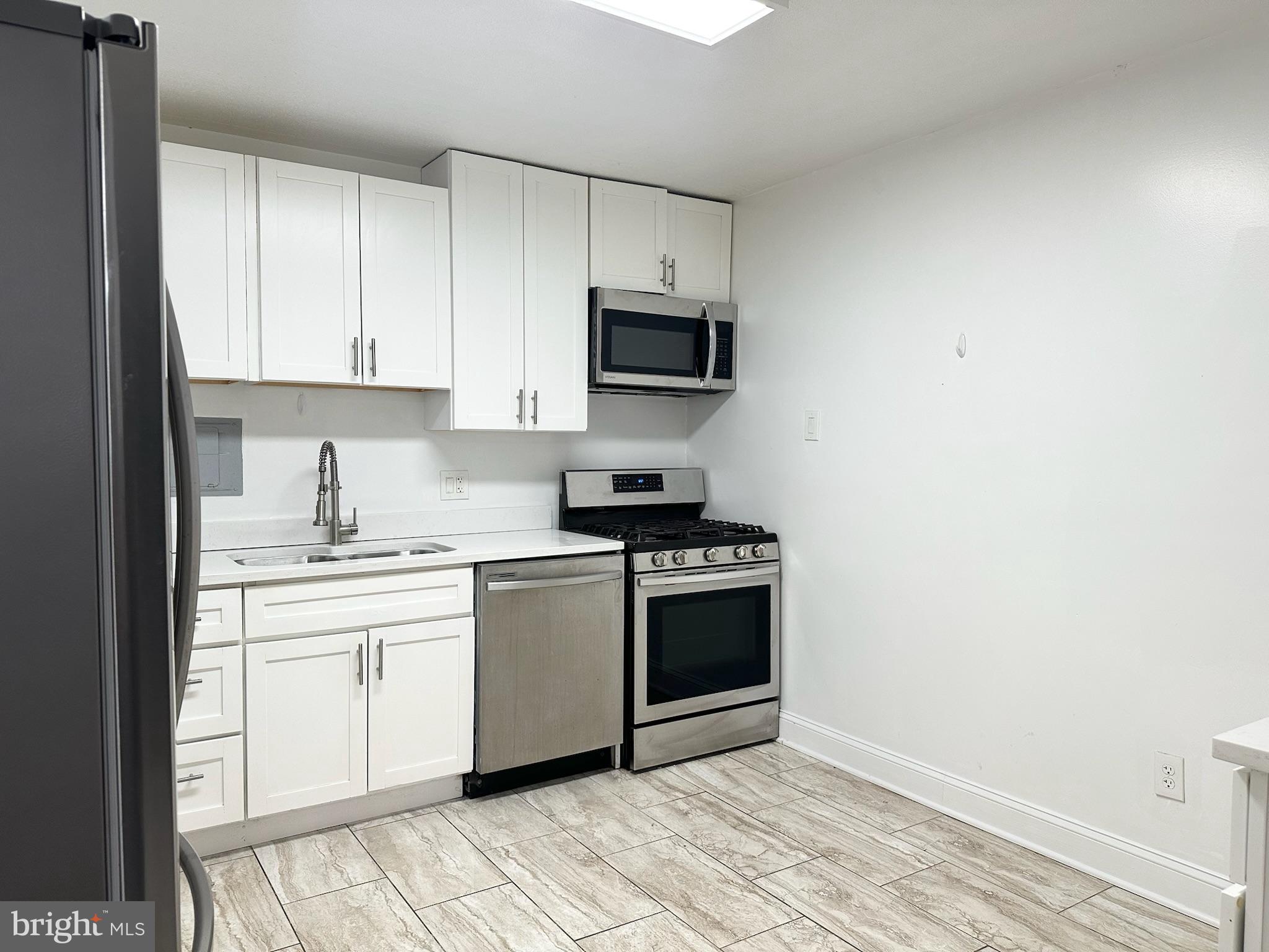 PRESIDENTIAL TOWERS - Residential