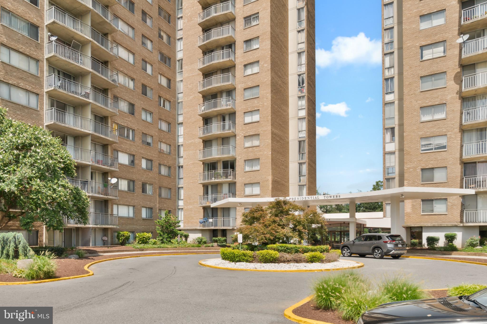 PRESIDENTIAL TOWERS - Residential