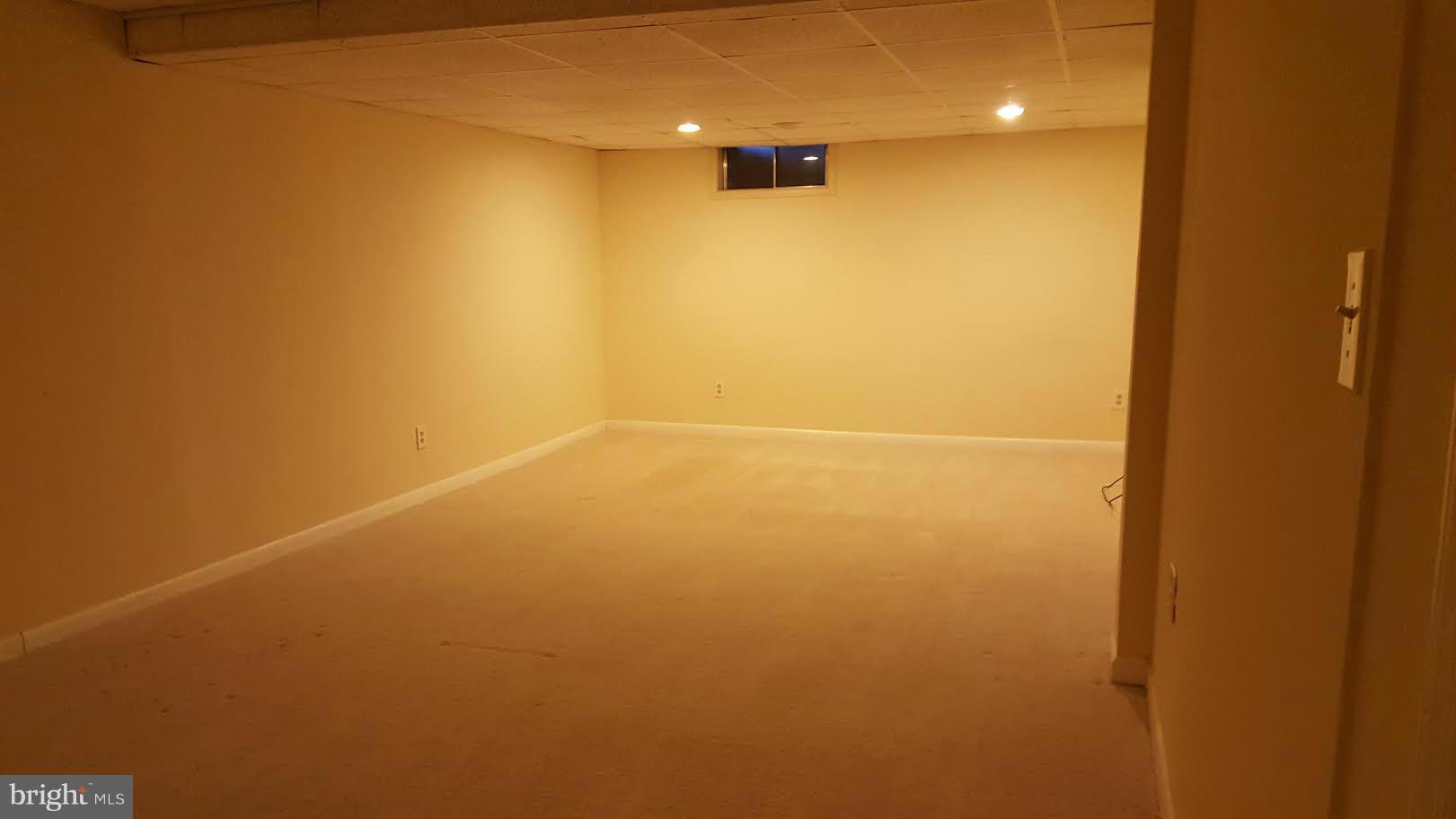 WATERFORD - Residential Lease