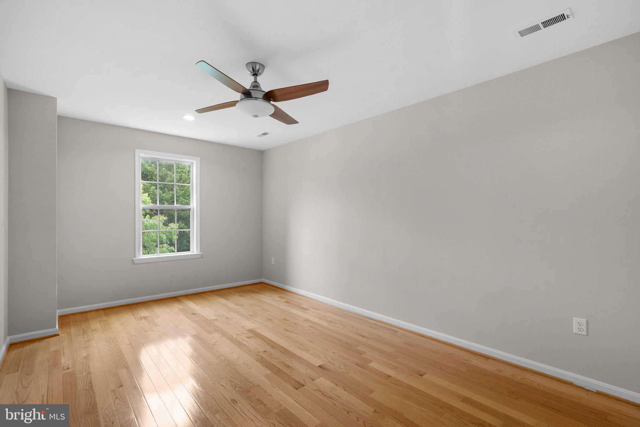 SHERWOOD FOREST MANOR - Residential