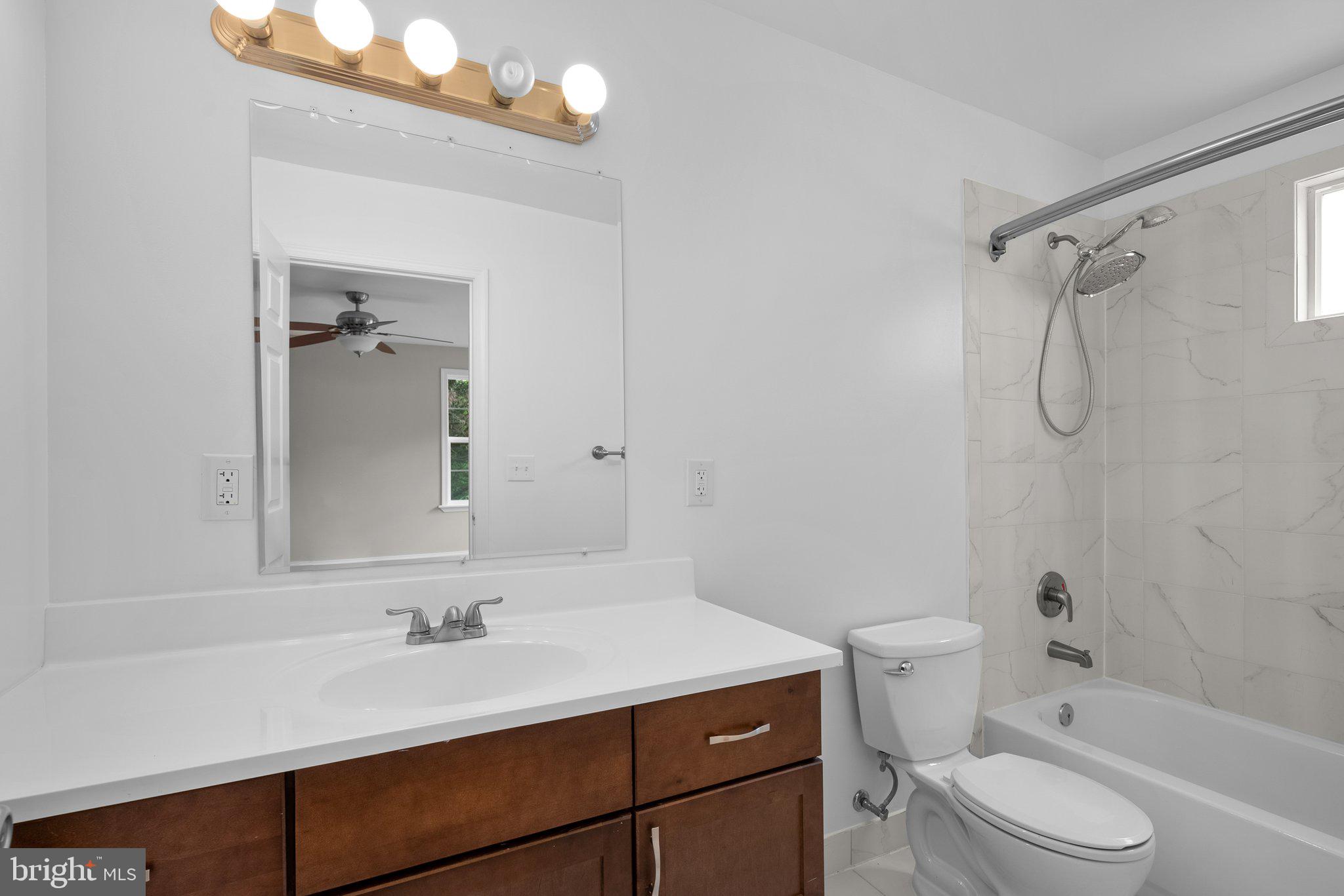 SHERWOOD FOREST MANOR - Residential