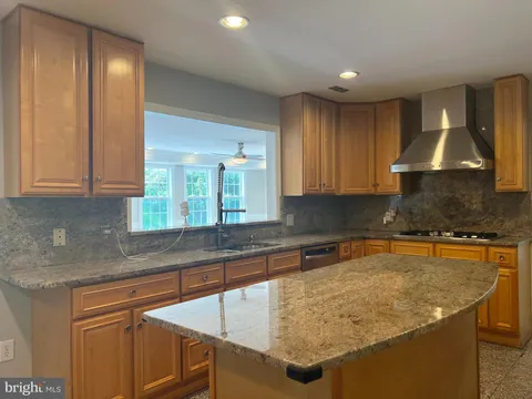 12805 Brandon Green Court, Silver Spring, MD MLS: MDMC2181640