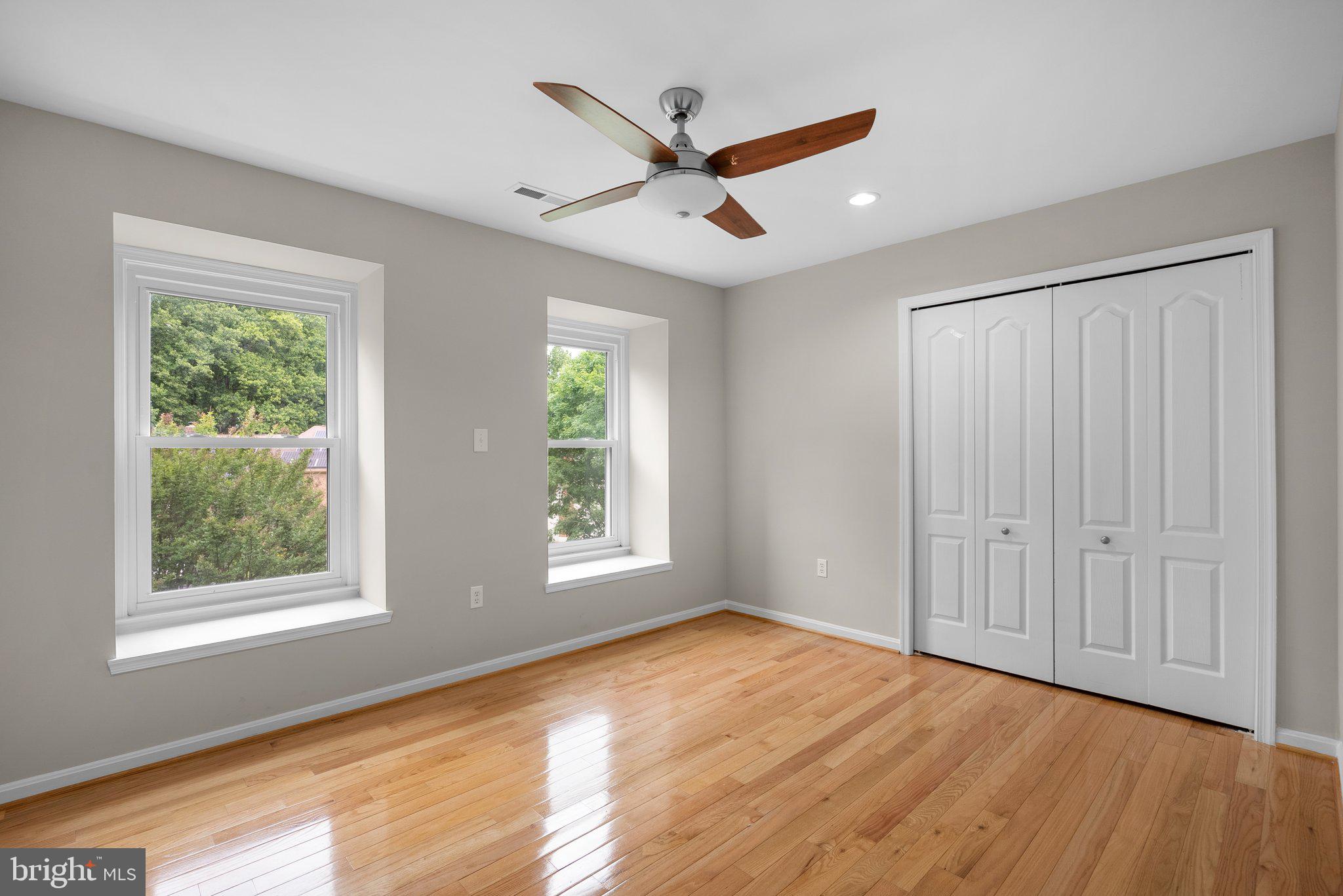 SHERWOOD FOREST MANOR - Residential