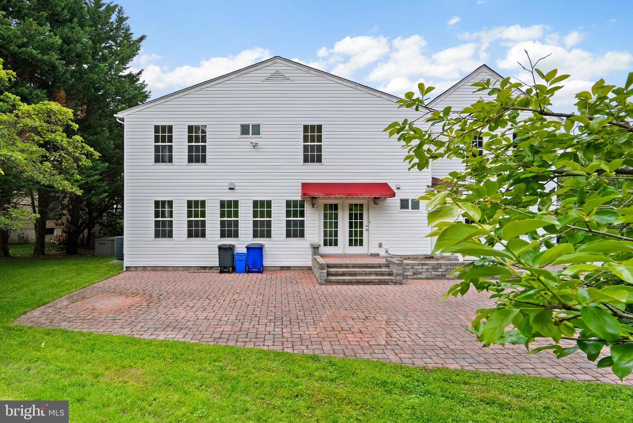 SHERWOOD FOREST MANOR - Residential