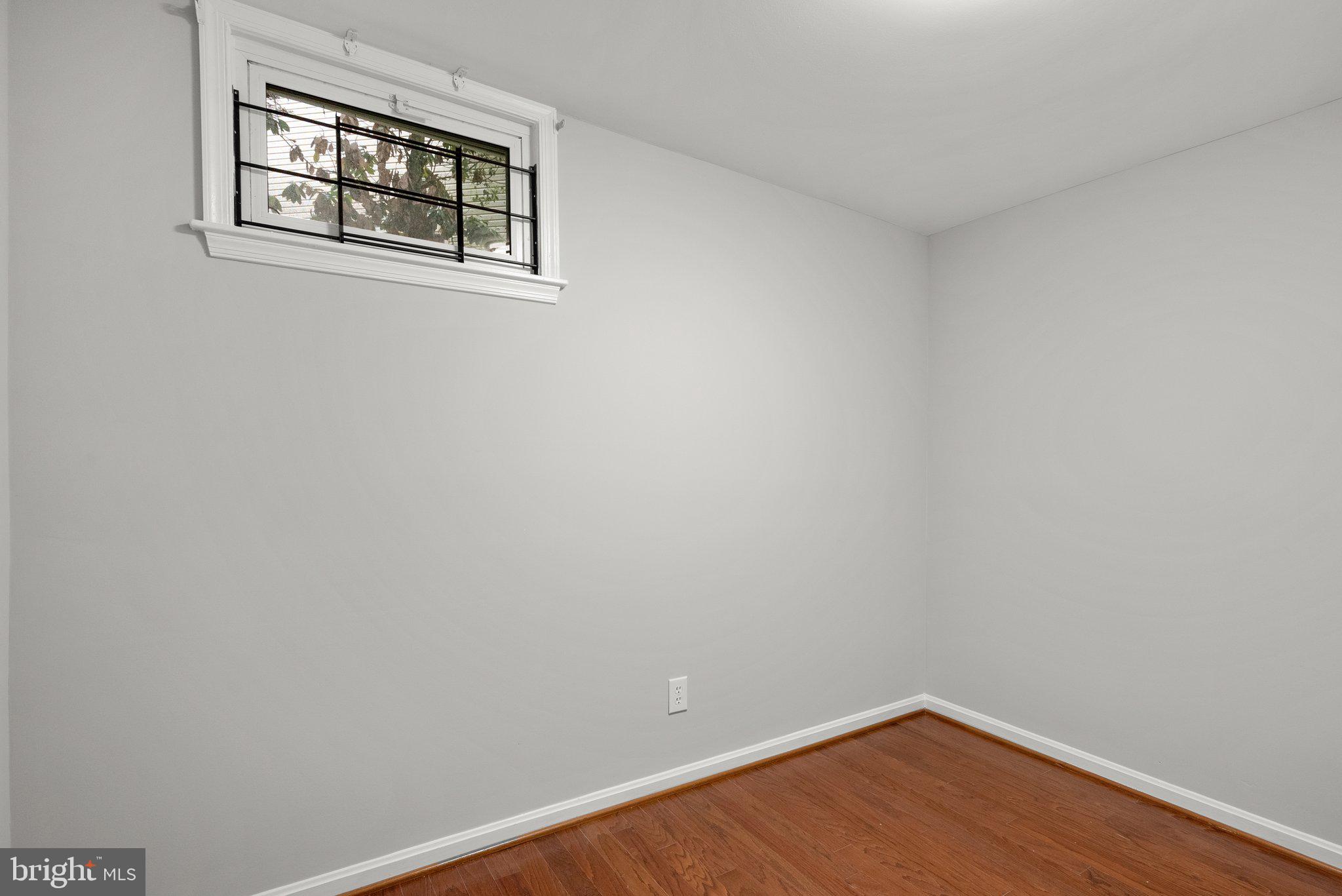 SHERWOOD FOREST MANOR - Residential