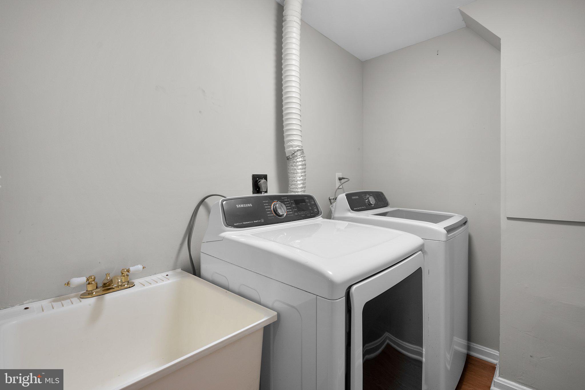 SHERWOOD FOREST MANOR - Residential