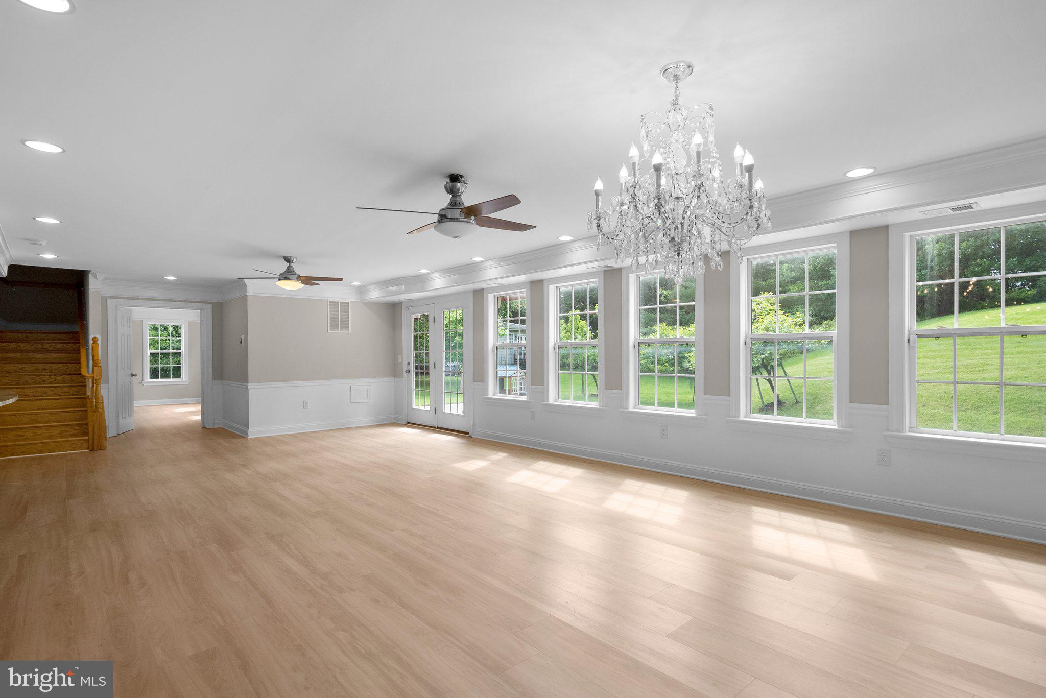 SHERWOOD FOREST MANOR - Residential