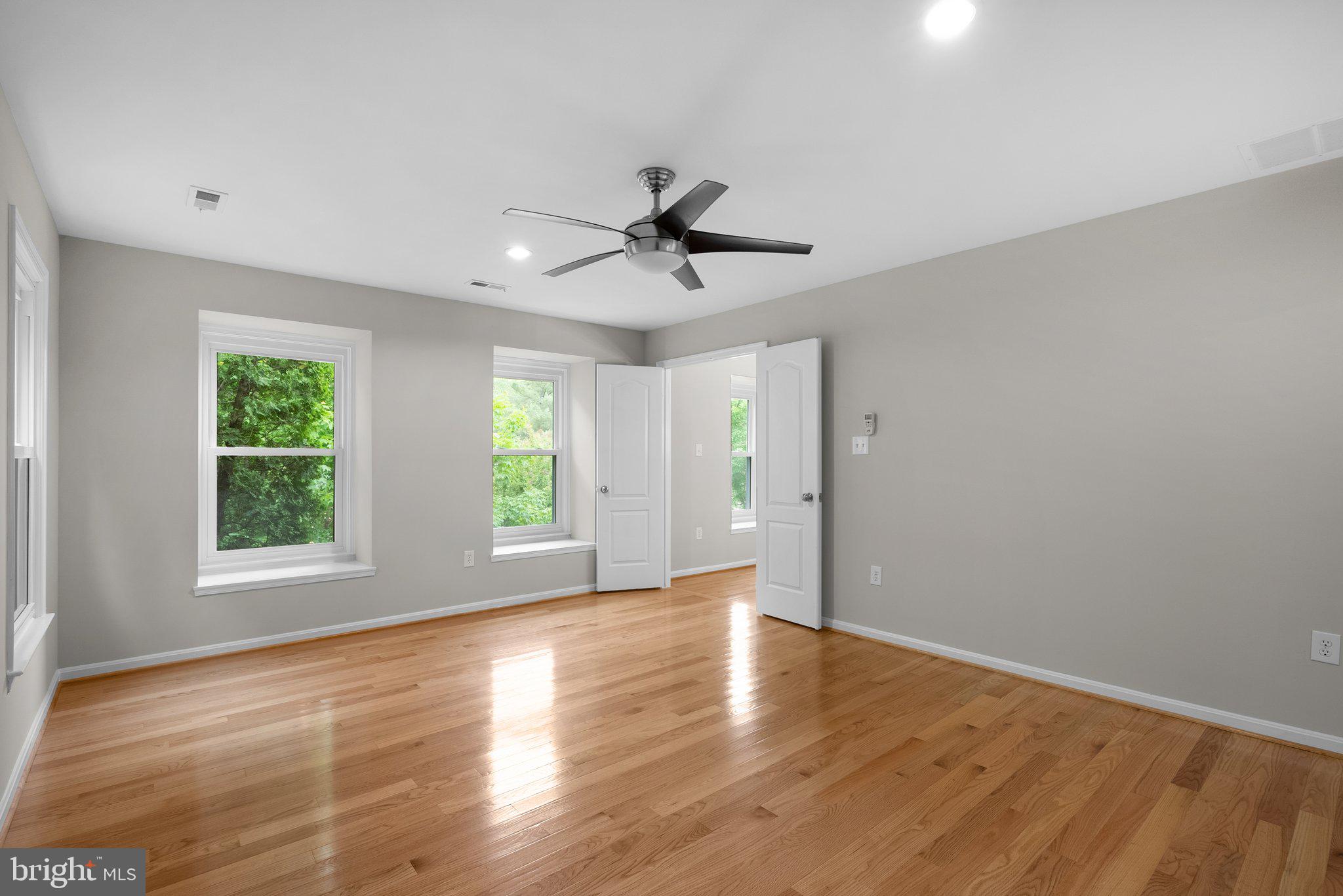 SHERWOOD FOREST MANOR - Residential