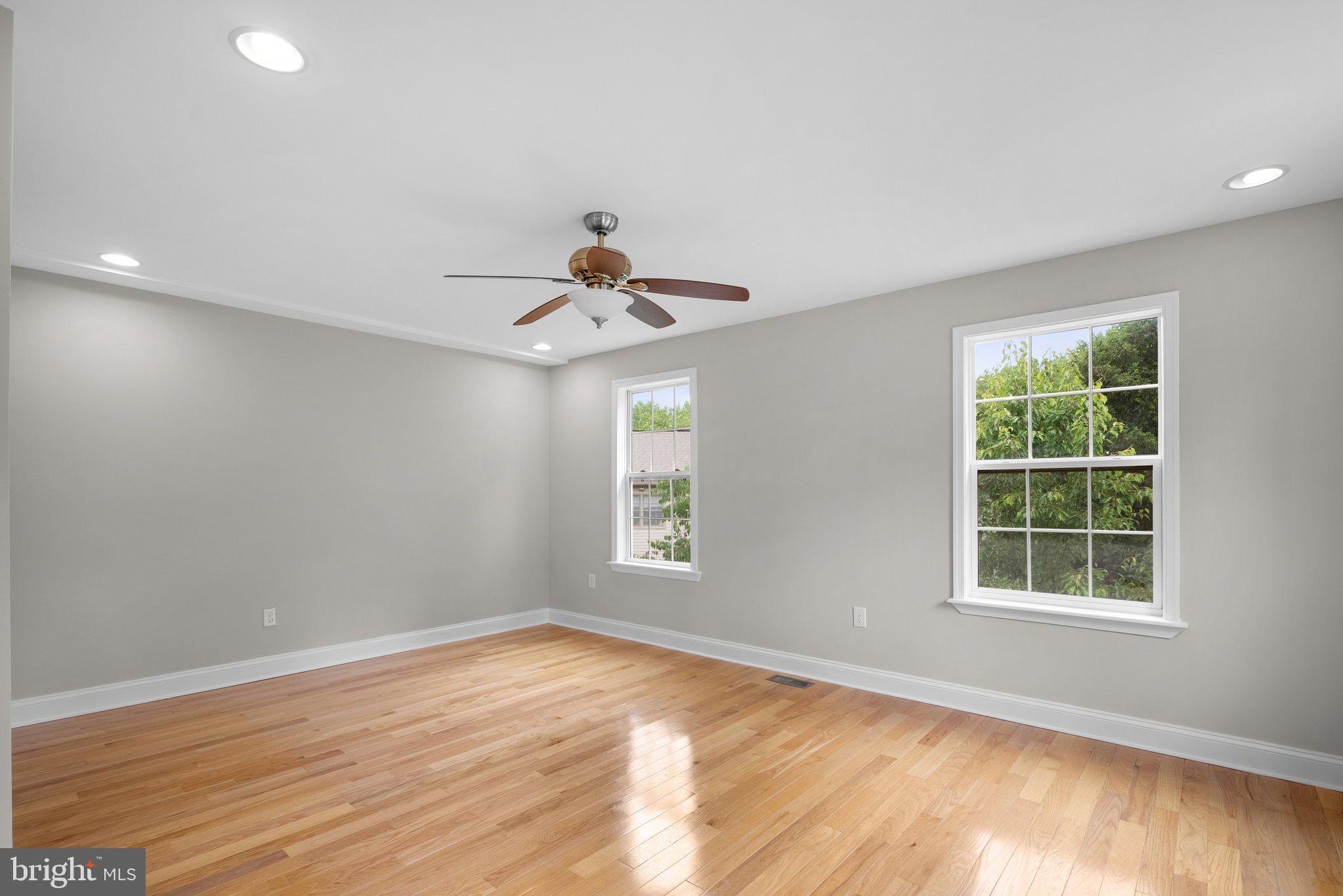 SHERWOOD FOREST MANOR - Residential