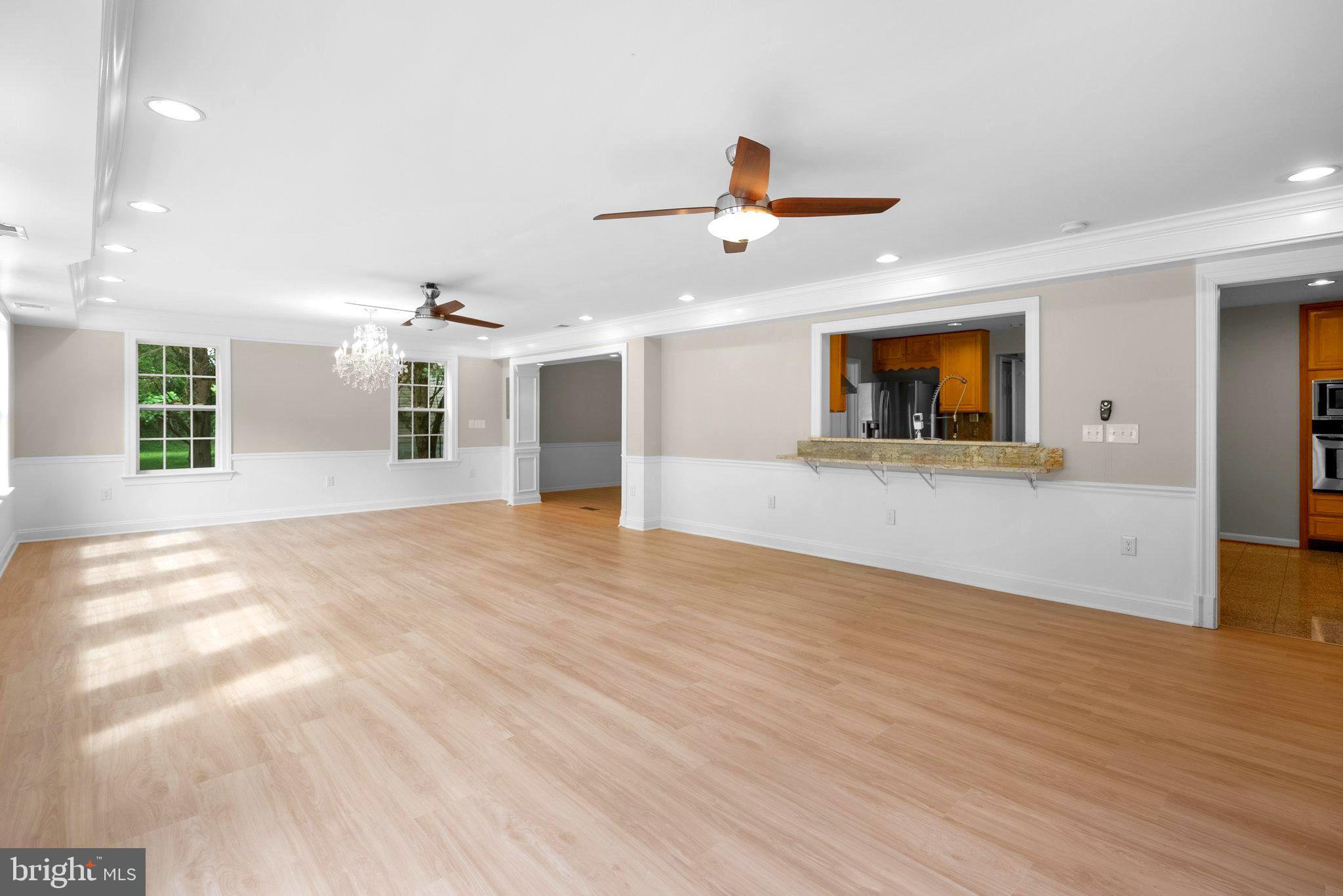 SHERWOOD FOREST MANOR - Residential