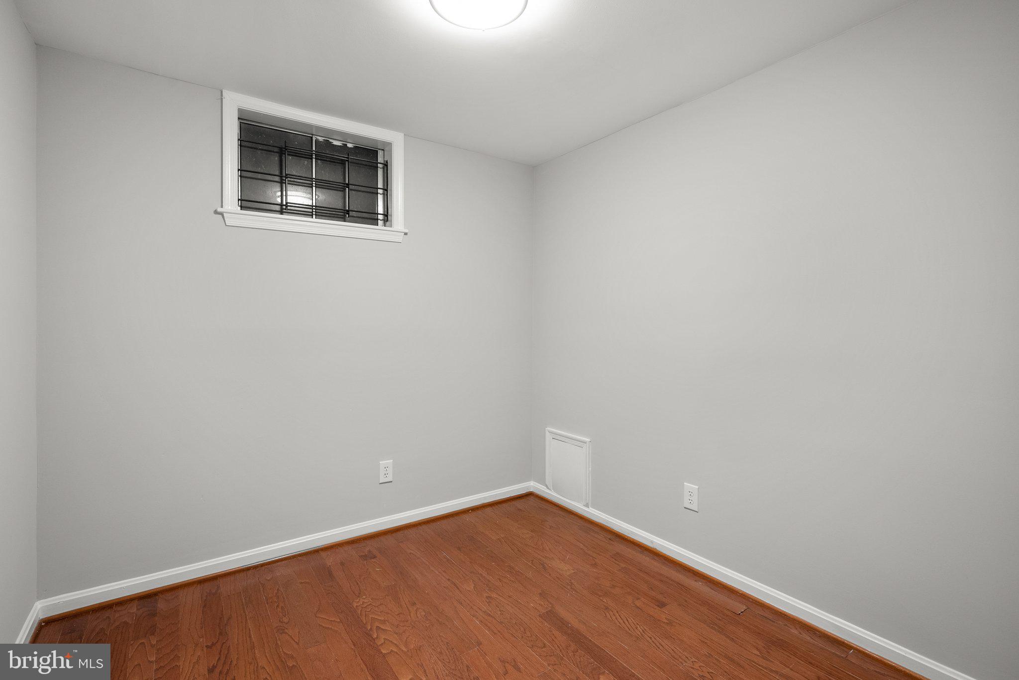 SHERWOOD FOREST MANOR - Residential