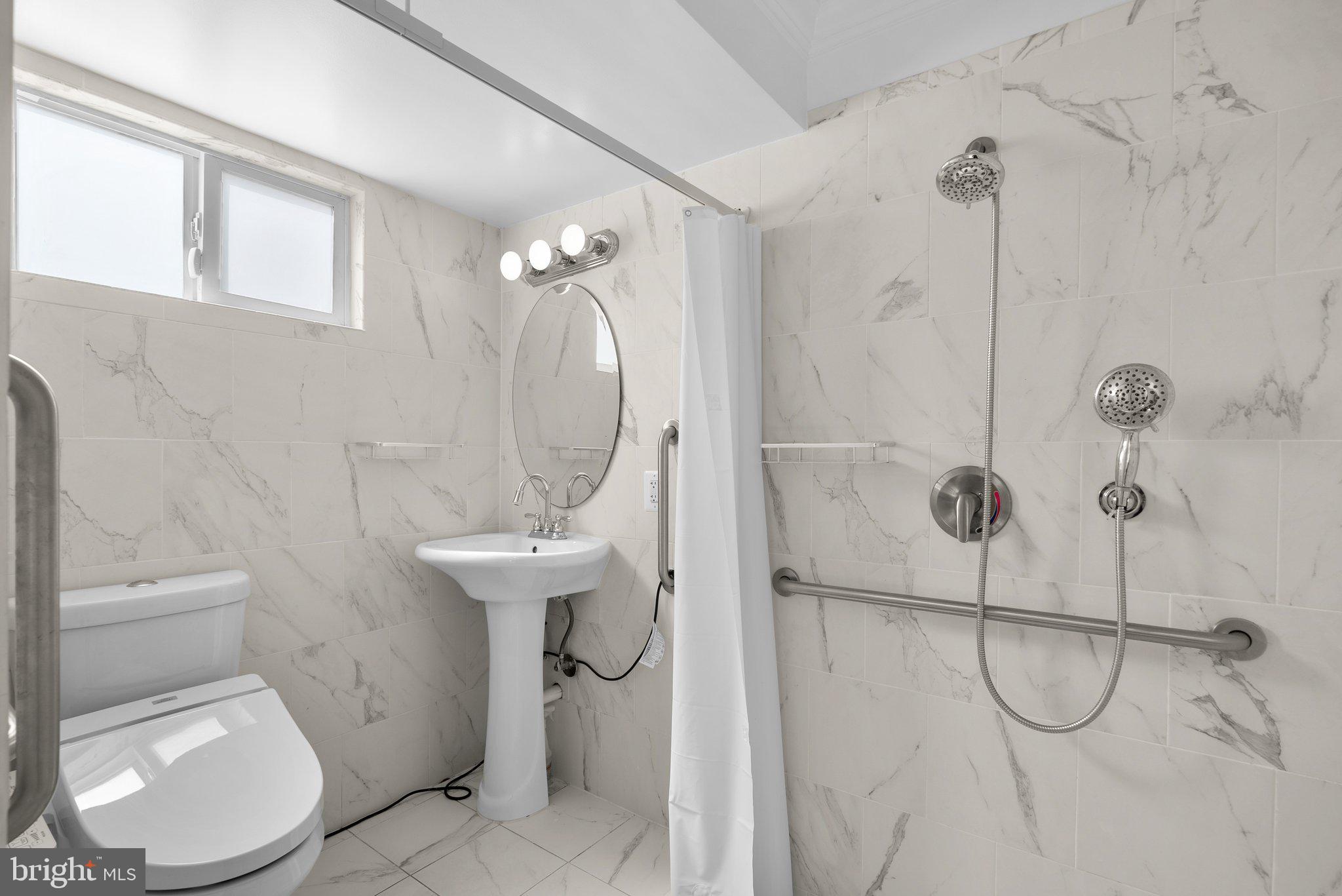 SHERWOOD FOREST MANOR - Residential