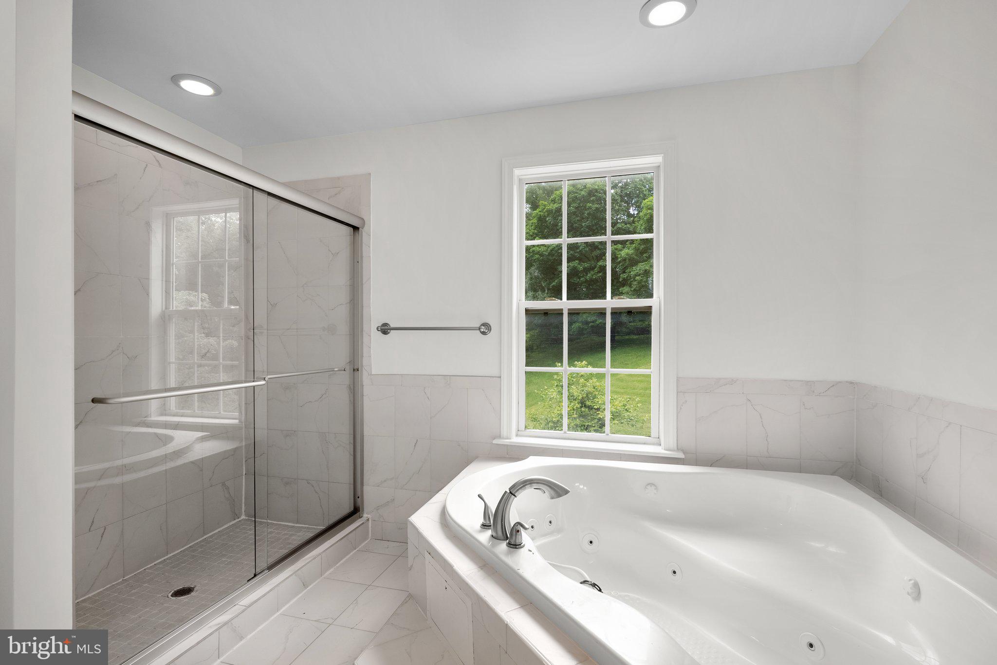 SHERWOOD FOREST MANOR - Residential