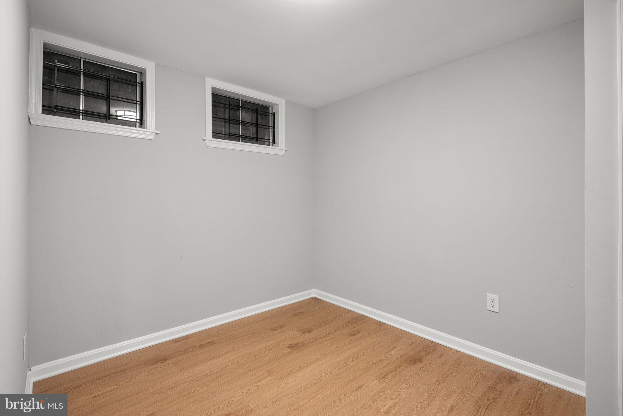 SHERWOOD FOREST MANOR - Residential