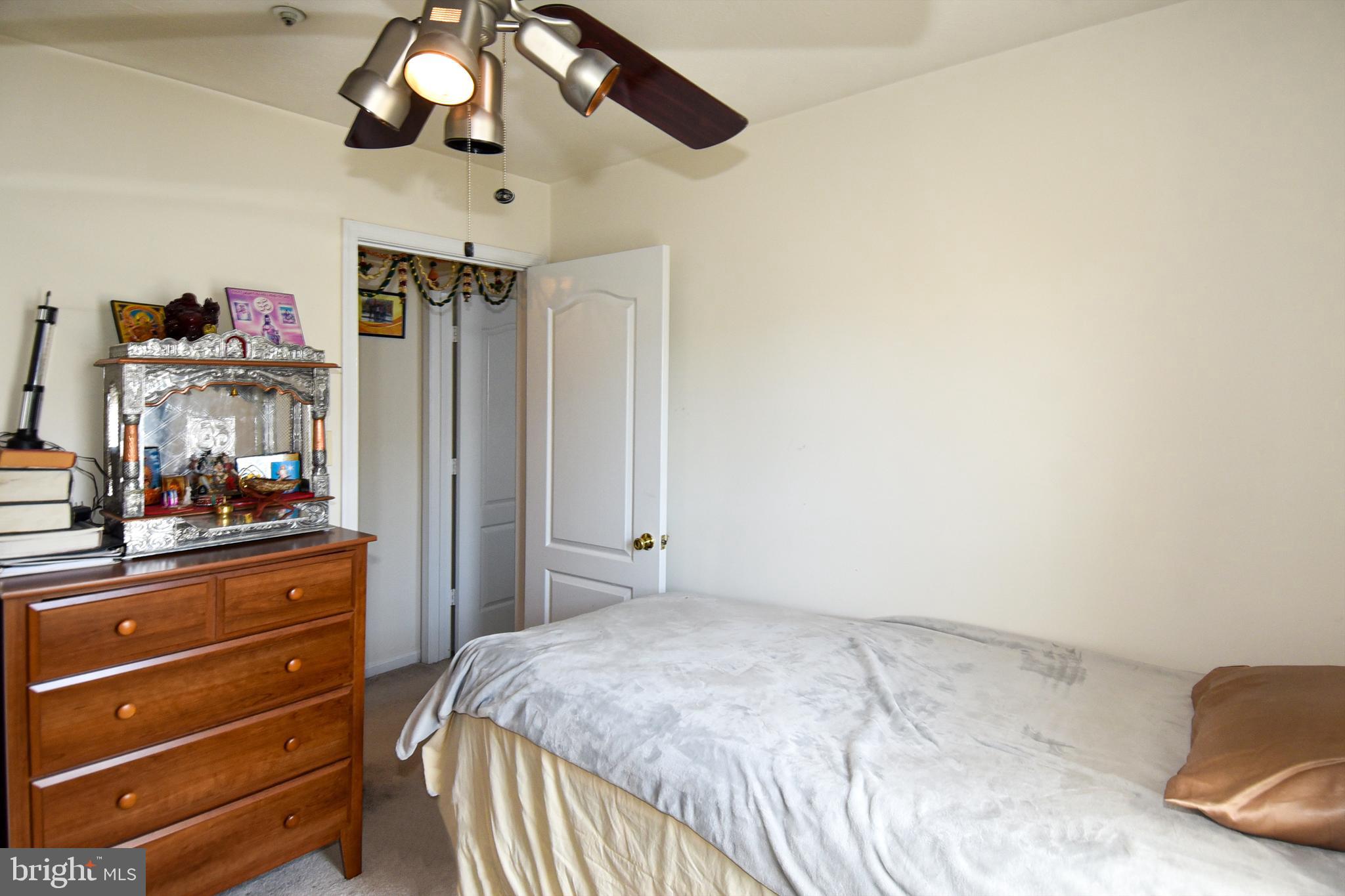 SOUTH HAMPTON - Residential