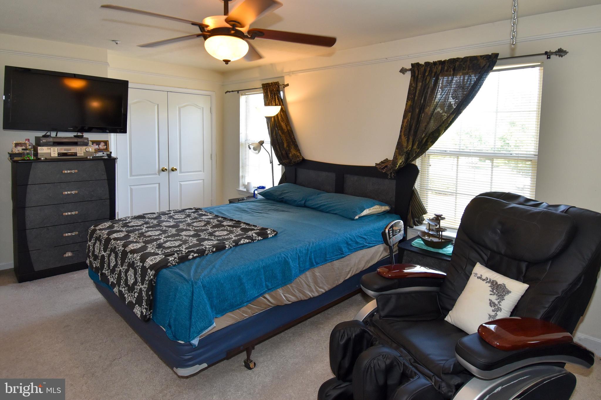 SOUTH HAMPTON - Residential