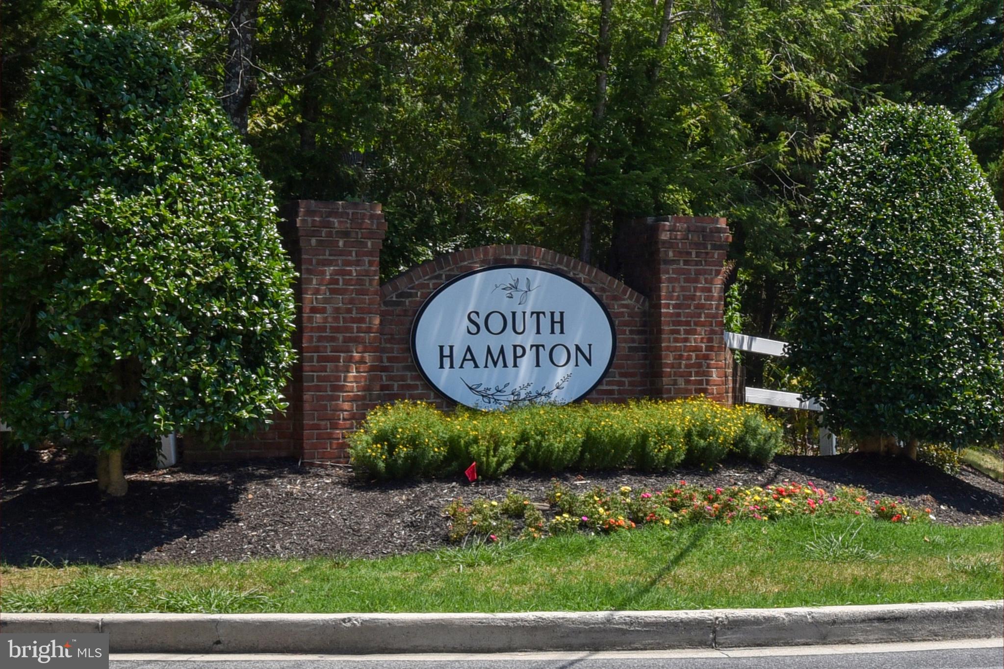 SOUTH HAMPTON - Residential