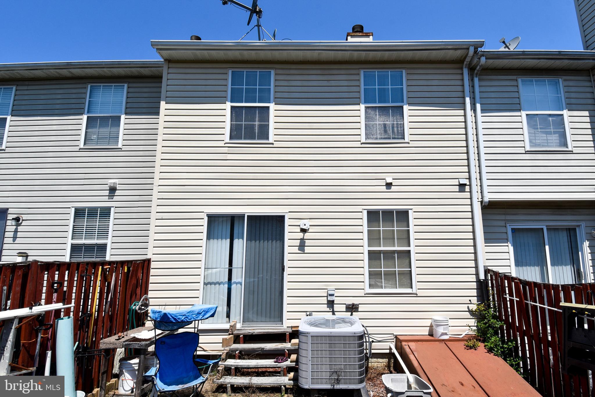 SOUTH HAMPTON - Residential