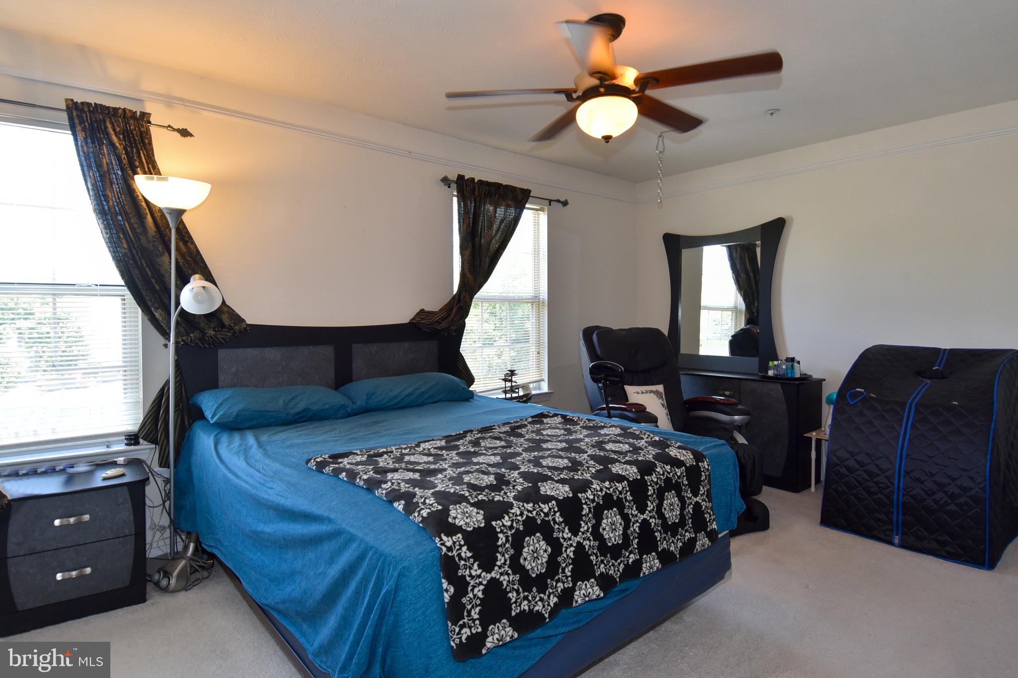 SOUTH HAMPTON - Residential